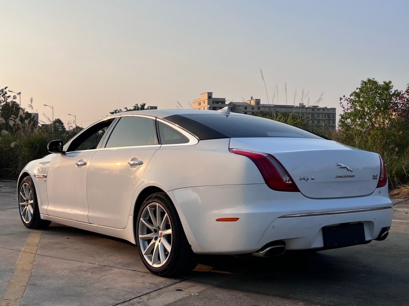 長沙15年捷豹XJ9