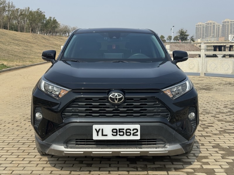 郑州23年丰田RAV4荣放1