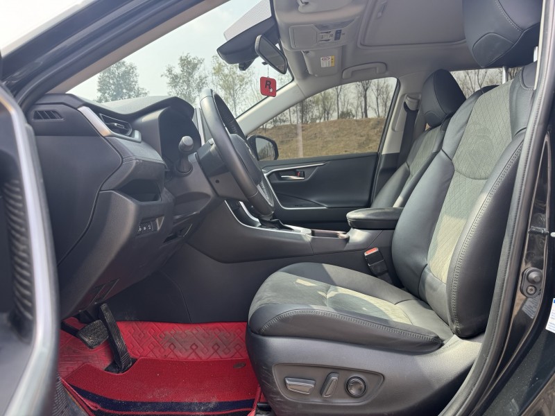 郑州23年丰田RAV4荣放7