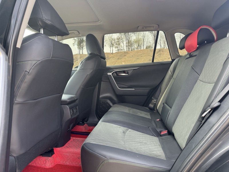 郑州23年丰田RAV4荣放8