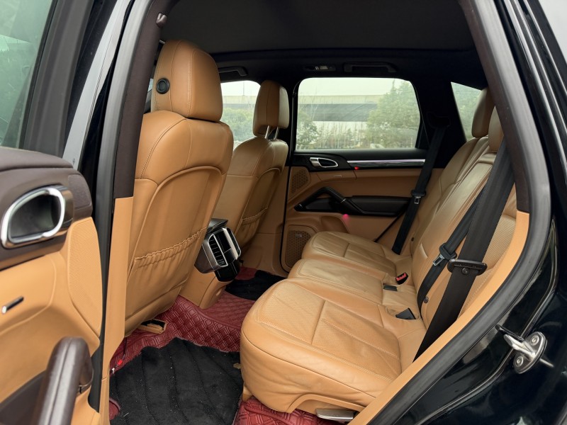 淮安14年保時捷卡宴9