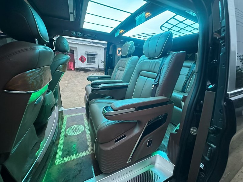 徐州21年奔驰威霆4