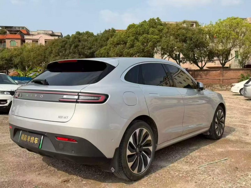 东莞22年华为智选问界7