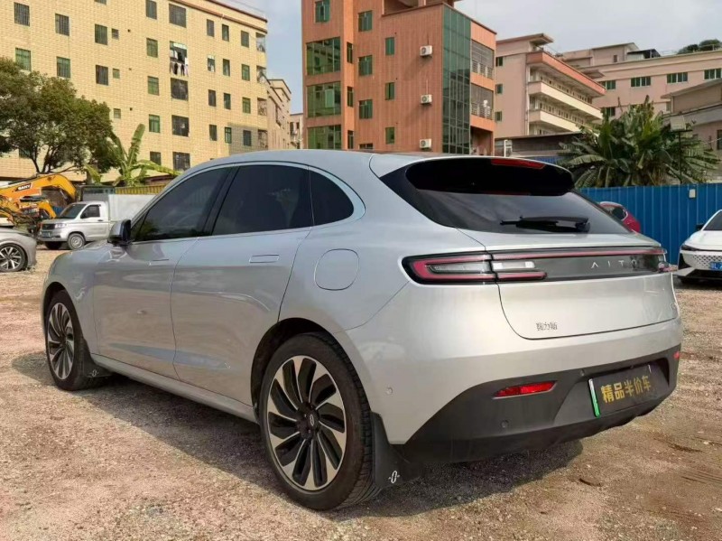 东莞22年华为智选问界8