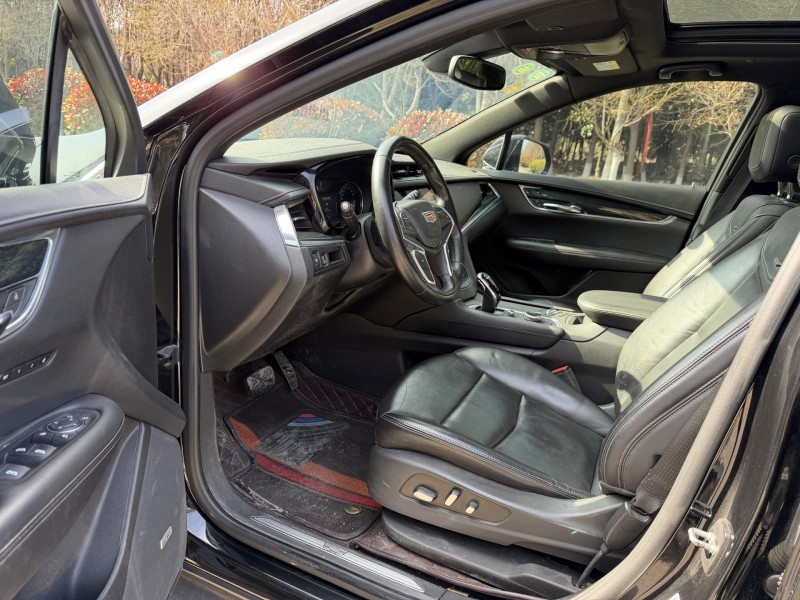 淮安19年凯迪拉克XT56