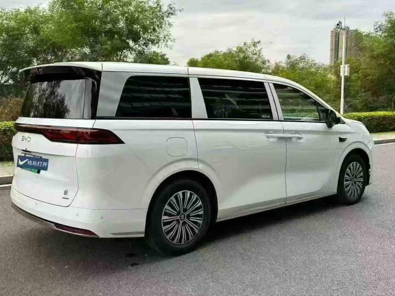 珠海25年比亞迪夏7