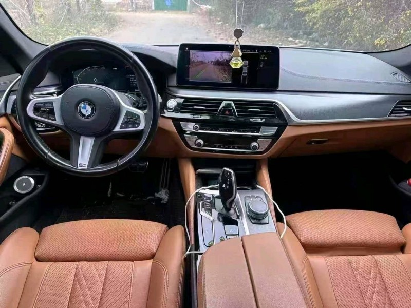 青岛21年宝马5系8