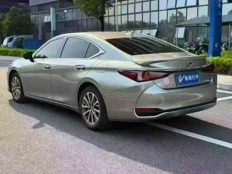 珠海23年雷克萨斯ES7