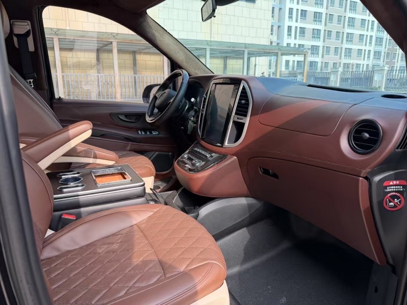 徐州21年奔驰威霆4