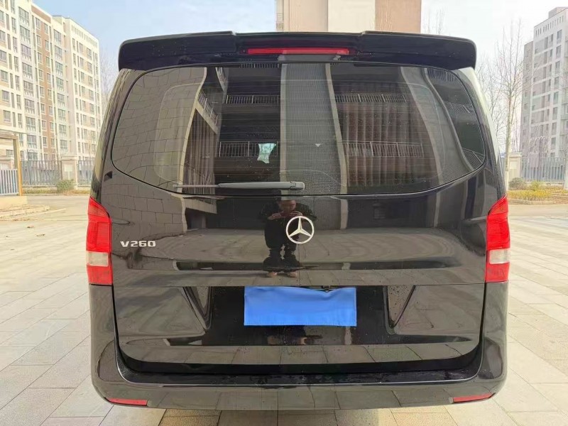 徐州21年奔驰威霆9