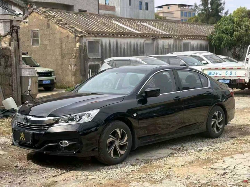 揭阳17年本田雅阁2