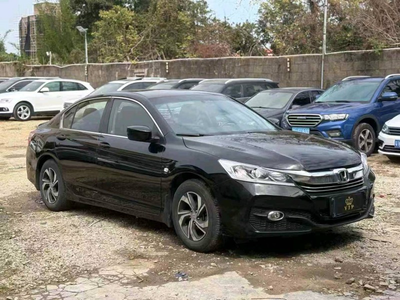 揭阳17年本田雅阁3