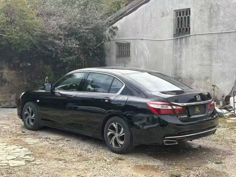 揭阳17年本田雅阁6