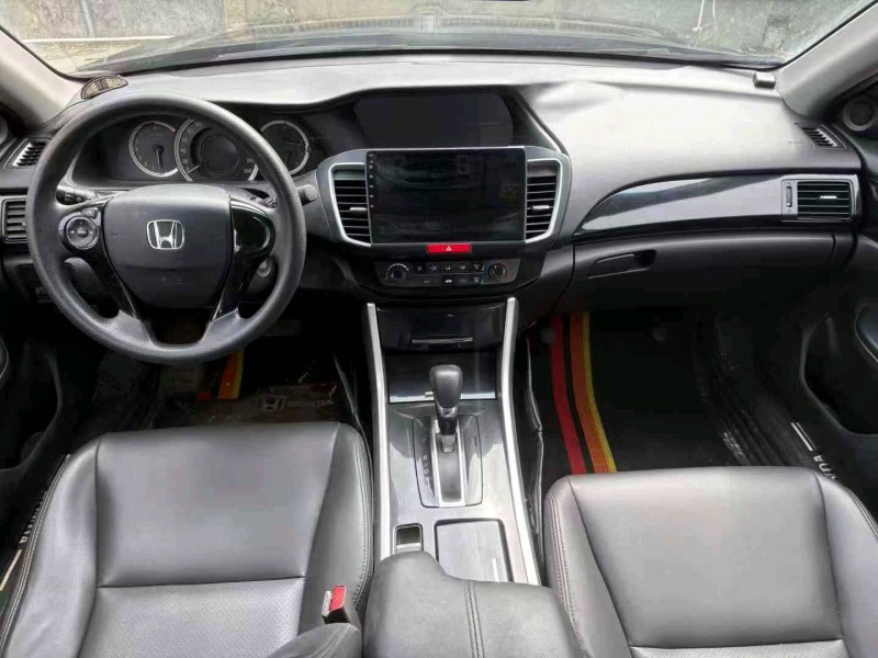 揭阳17年本田雅阁7