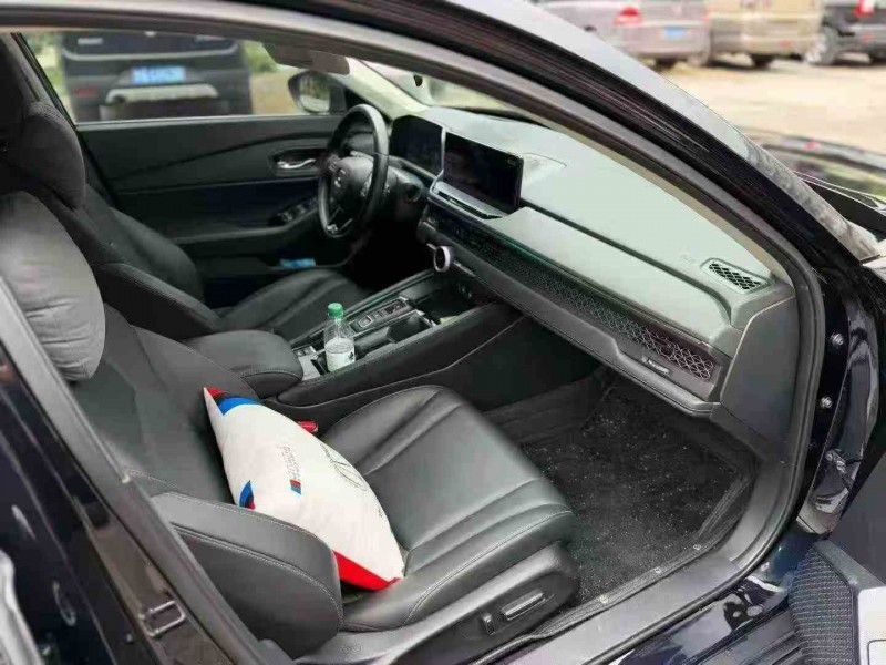 钦州25年本田雅阁4