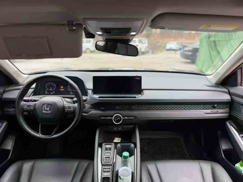 钦州25年本田雅阁6