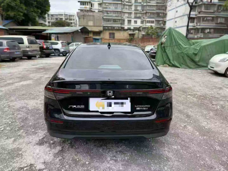 钦州25年本田雅阁9