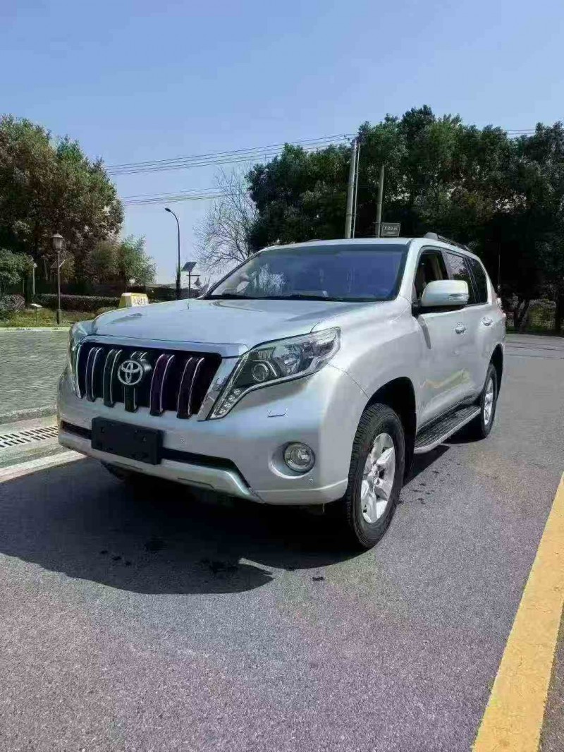 金华16年丰田普拉多3