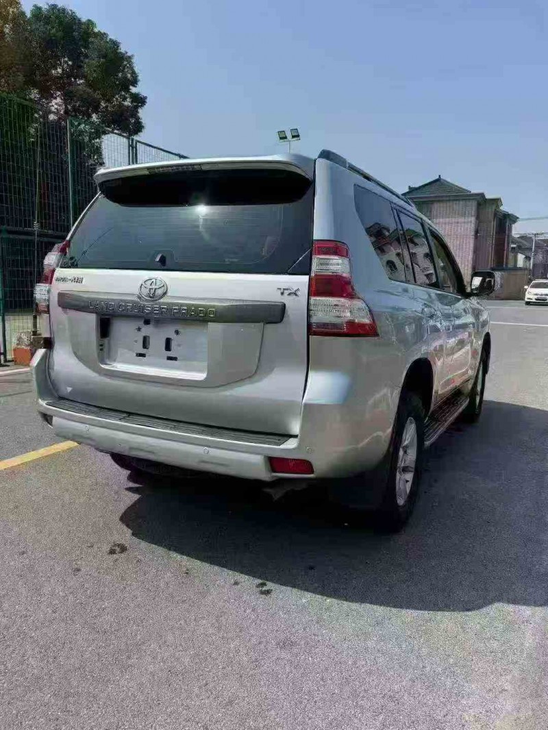 金华16年丰田普拉多7