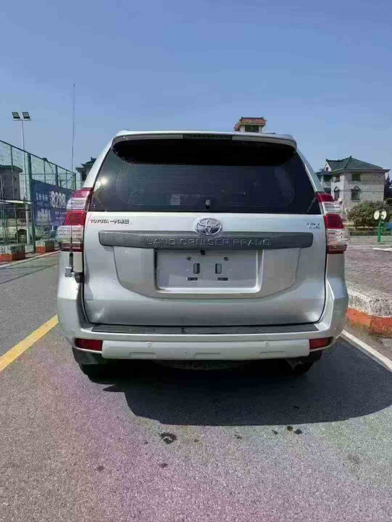 金华16年丰田普拉多9