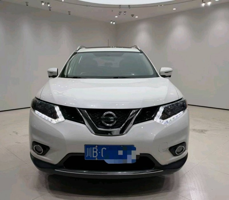 成都16年日产奇骏1