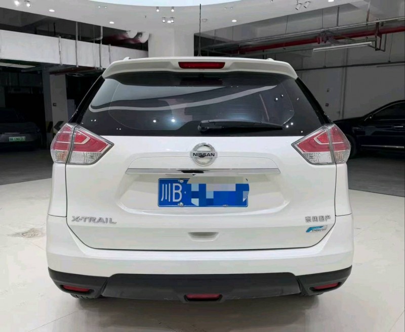 成都16年日产奇骏4