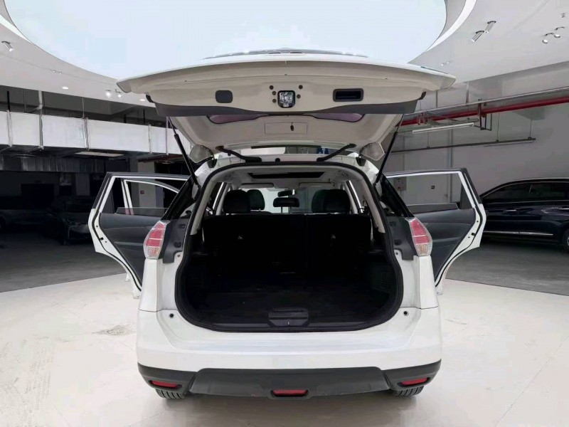 成都16年日产奇骏9