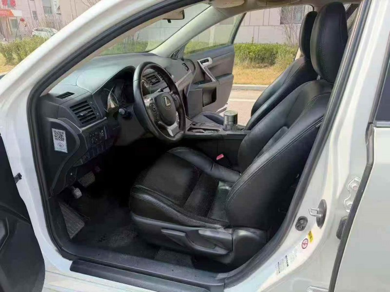 济南14年雷克萨斯CT6