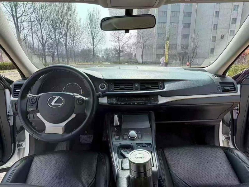 济南14年雷克萨斯CT8