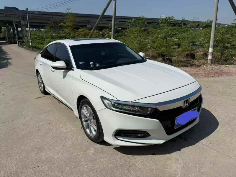 湛江19年本田雅阁2