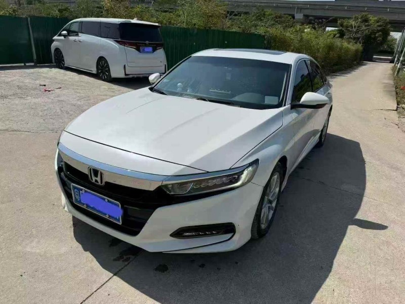 湛江19年本田雅阁3