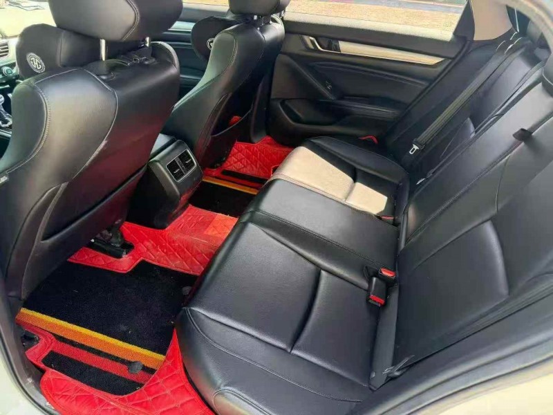 湛江19年本田雅阁4