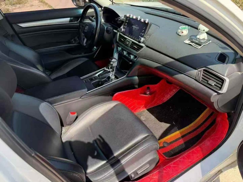 湛江19年本田雅阁6