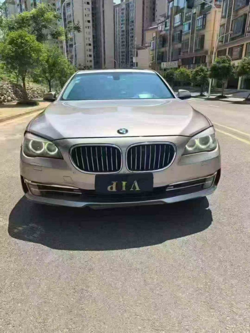 安順14年寶馬7系1