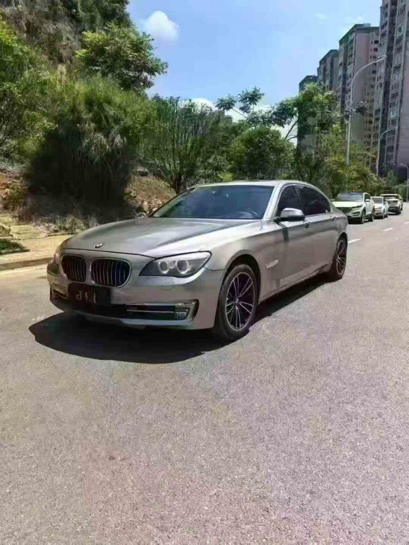 安順14年寶馬7系3