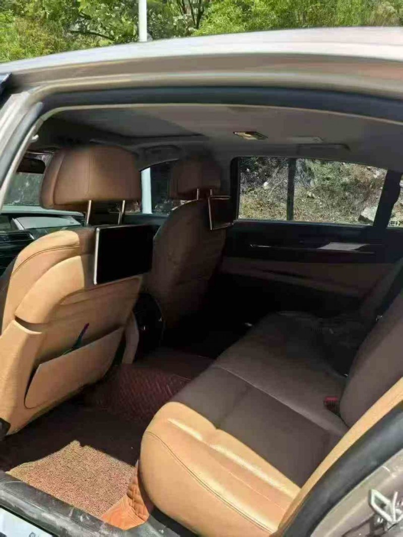 安順14年寶馬7系4