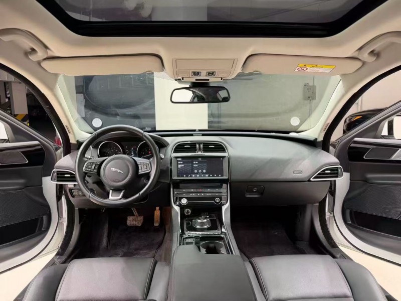 成都19年捷豹XEL7