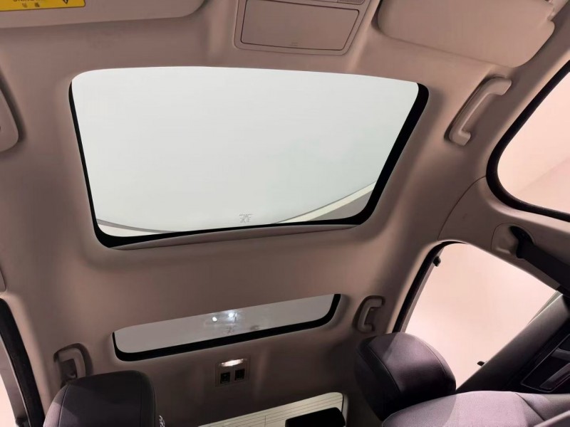 成都19年捷豹XEL8