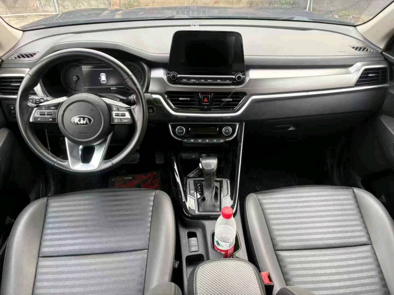 揭阳18年起亚智跑7