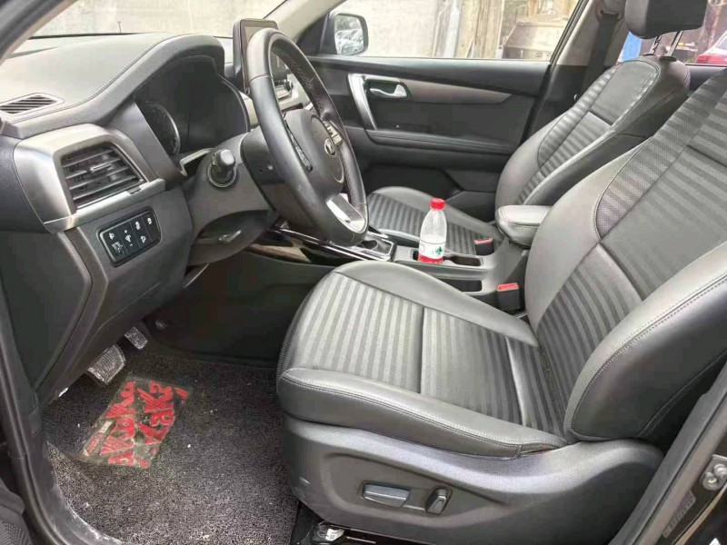 揭阳18年起亚智跑8