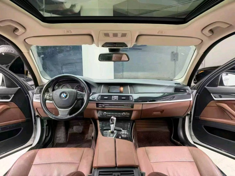 成都17年宝马5系8