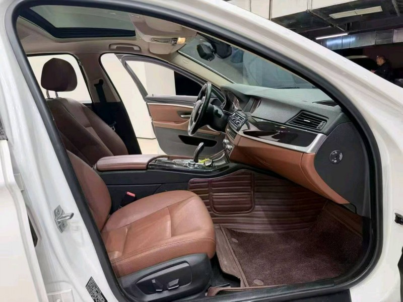 成都17年宝马5系9