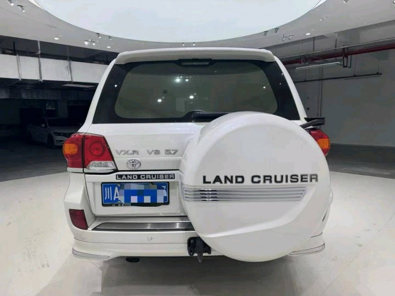 成都16年丰田兰德酷路泽4