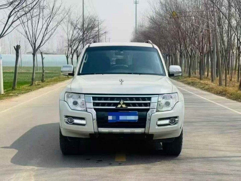 南通20年三菱帕杰罗1