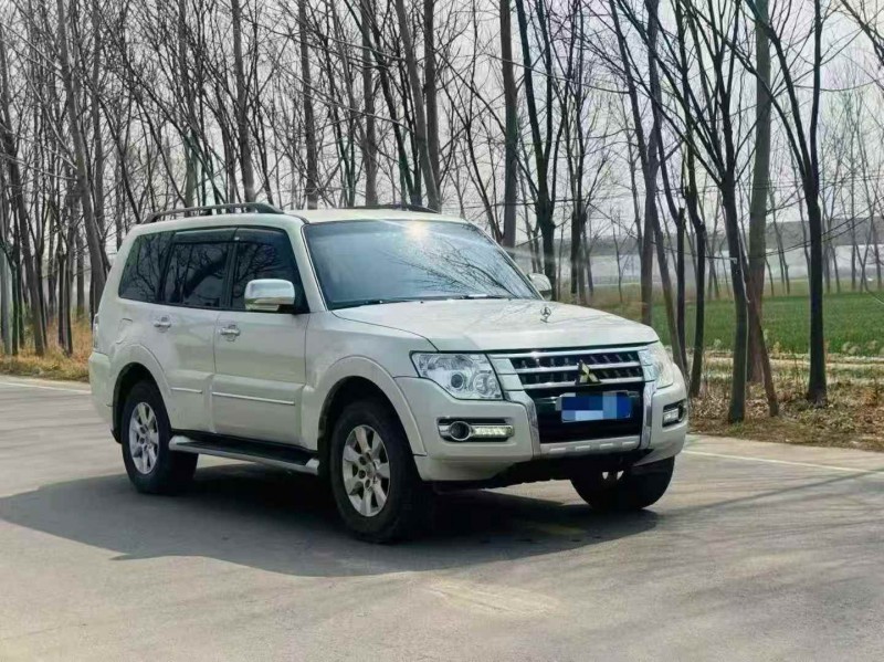 南通20年三菱帕杰罗3