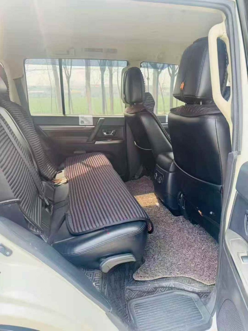 南通20年三菱帕杰罗6