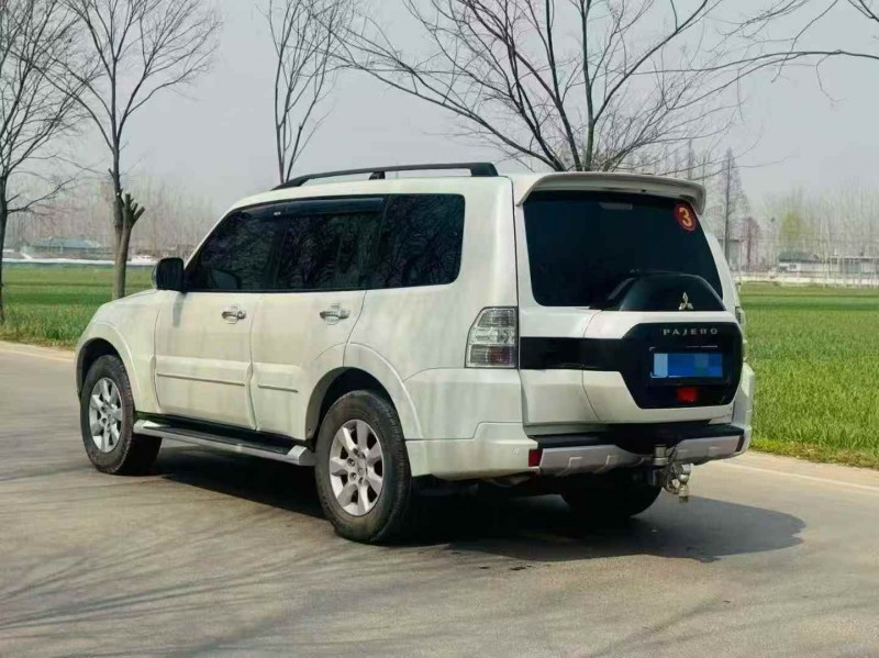 南通20年三菱帕杰罗8