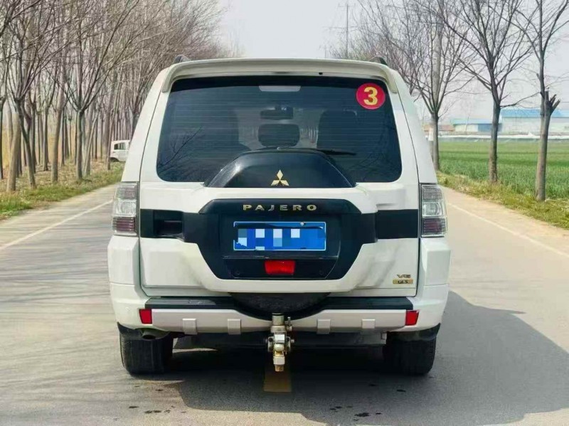 南通20年三菱帕杰罗9