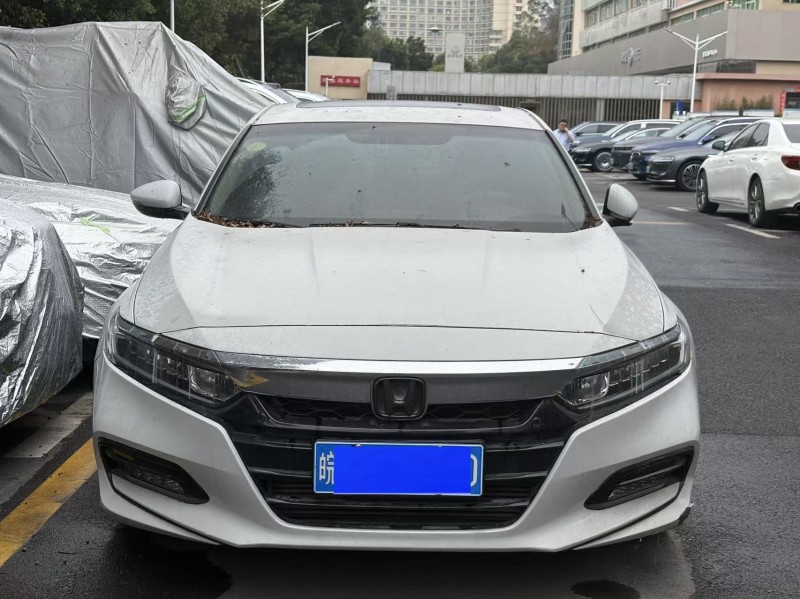 深圳18年本田雅阁1