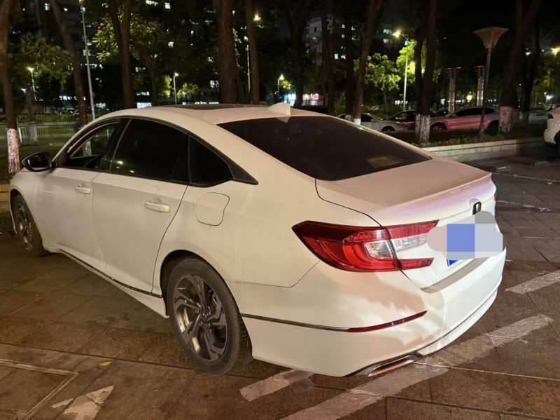 深圳18年本田雅阁8